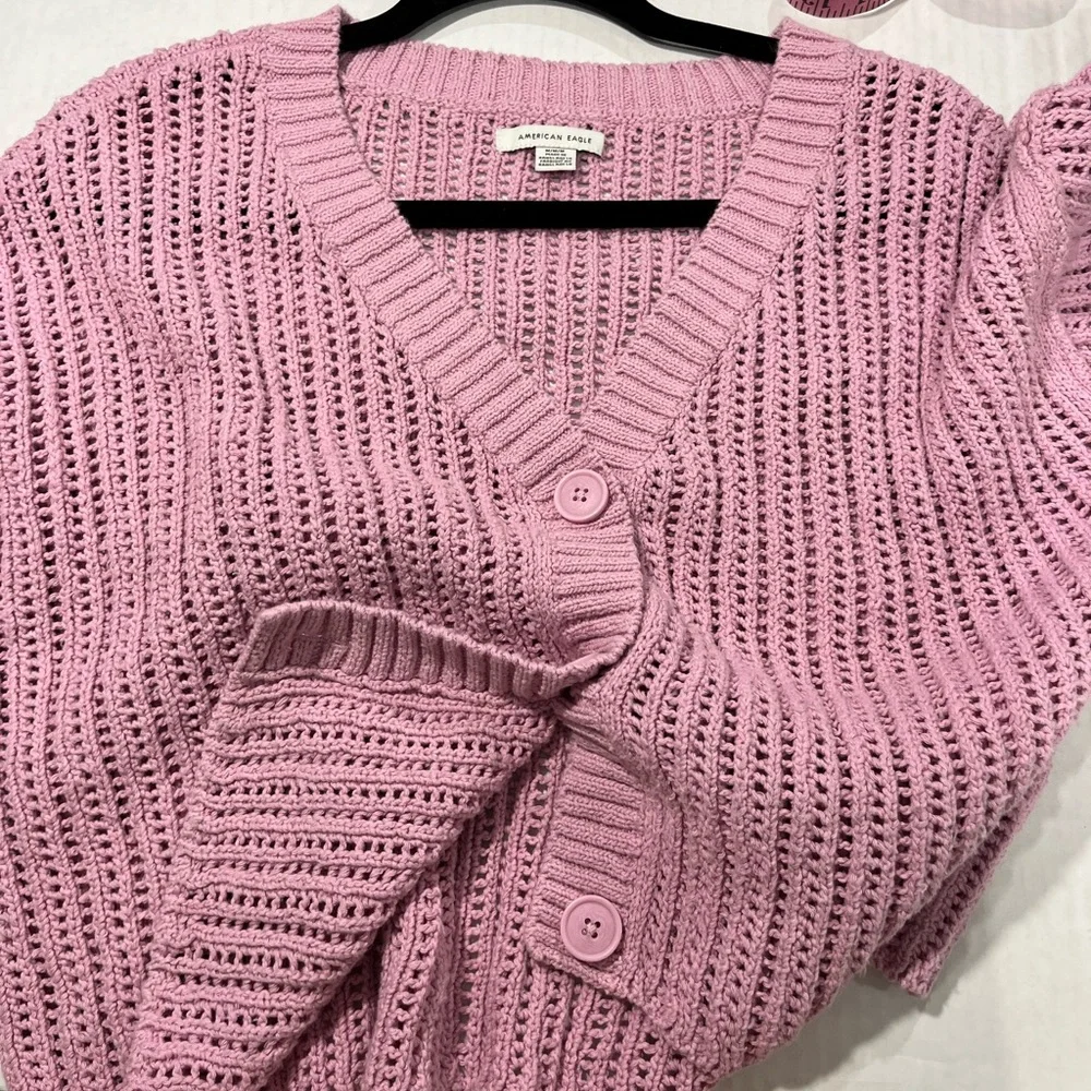 AMERICAN EAGLE DISTRESSED BUTTON CARDIGAN